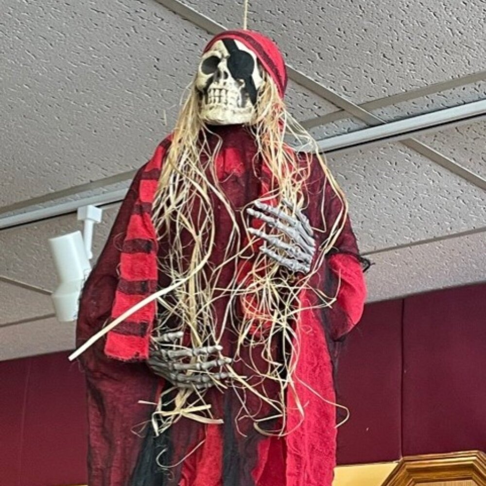 2 Spooky Halloween Hanging Skeleton Pirates (ready to ship for Halloween!) - Picture 3 of 14